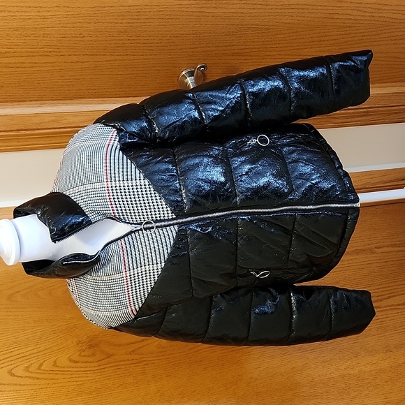 Glamorous Plaid Faux Patent Leather Puffer Jacket Size M - Picture 4 of 9